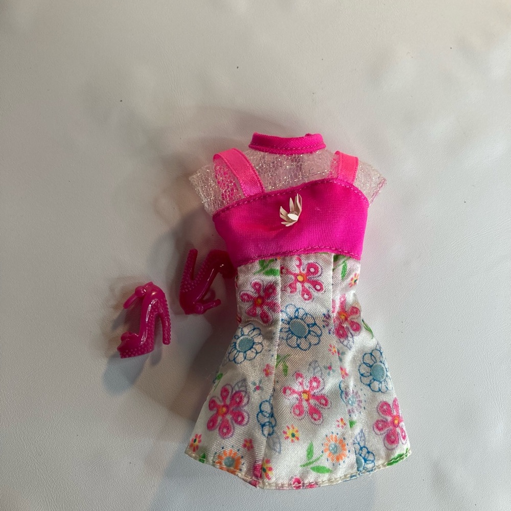 1996 FLOWER FUN BARBIE Fashion Doll DRESS Heels